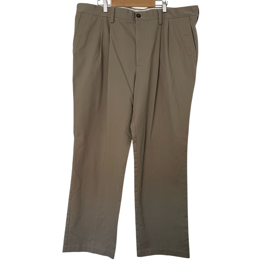Dockers D3 Mens 40x32 Khaki Pants Classic Fit Pleated Chino Straight Leg Tan